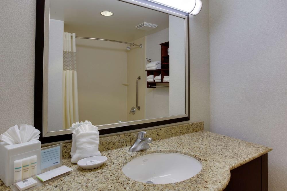 Hampton By Hilton Garden Long Island Hotel