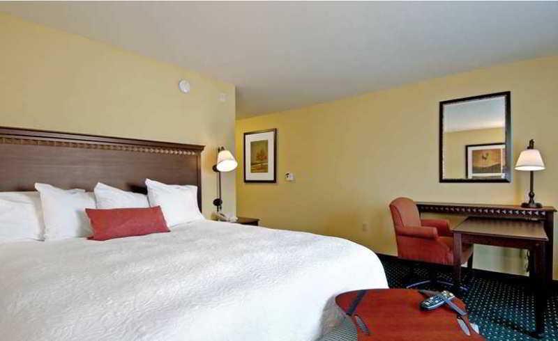 Hampton By Hilton Garden Long Island Hotel Garden City