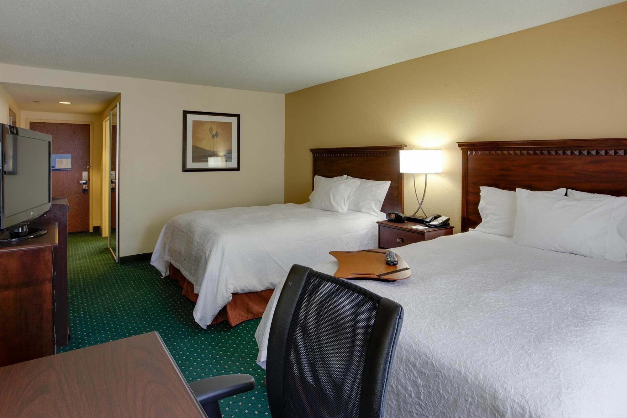 Hotel Hampton By Hilton Garden Long Island 3*